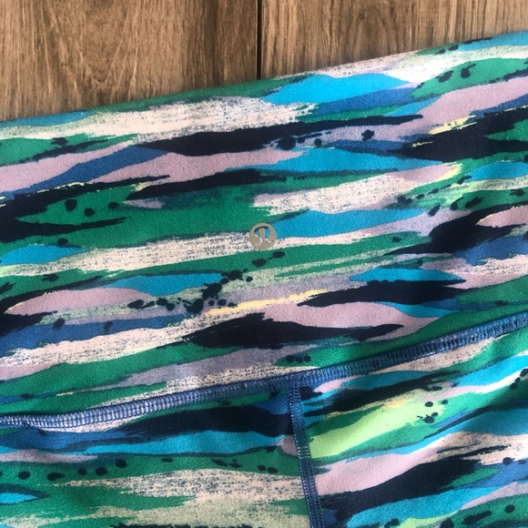 Lululemon Boogie Short - Picture 6 of 7